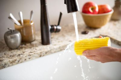 Scrub Daddy Damp Duster жълта – гъба за почистване на прах без усилие