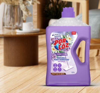 Парфюмиран почистващ препарат Por Coz „Лилия и Лотос“ 2.5 л – чистота и дълготраен флорален аромат
