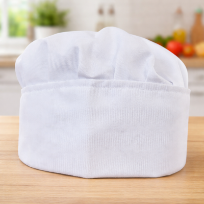 Бяла готварска шапка – подходяща и за вкъщи, и за професионална кухня