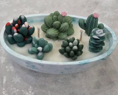 Ръчно изработена соева свещ „Сукулентна градина“ – елегантен декор